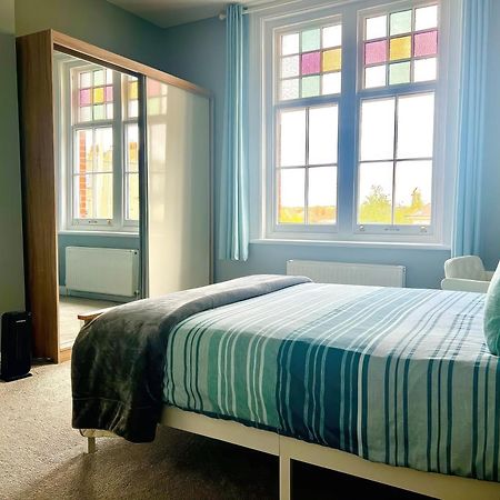 Lovely 2 Bed 2 Bath Flat With Free Parking Poole Eksteriør bilde