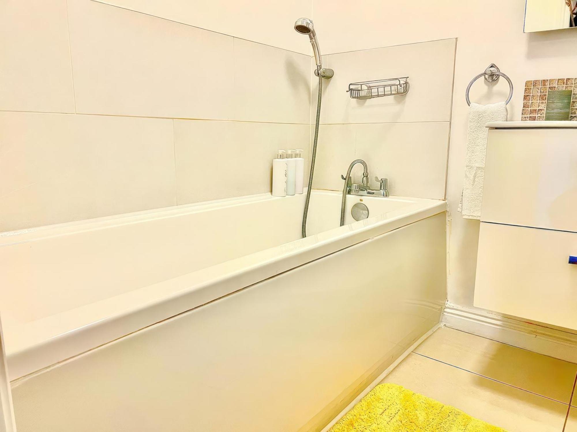 Lovely 2 Bed 2 Bath Flat With Free Parking Poole Eksteriør bilde