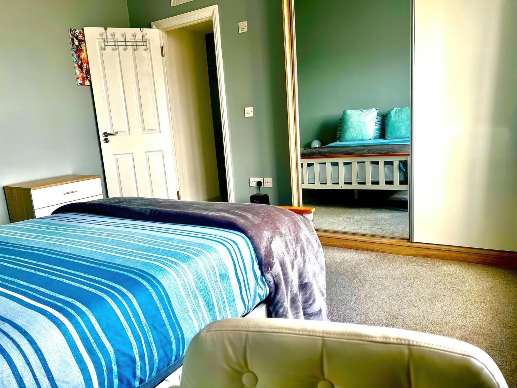Lovely 2 Bed 2 Bath Flat With Free Parking Poole Eksteriør bilde