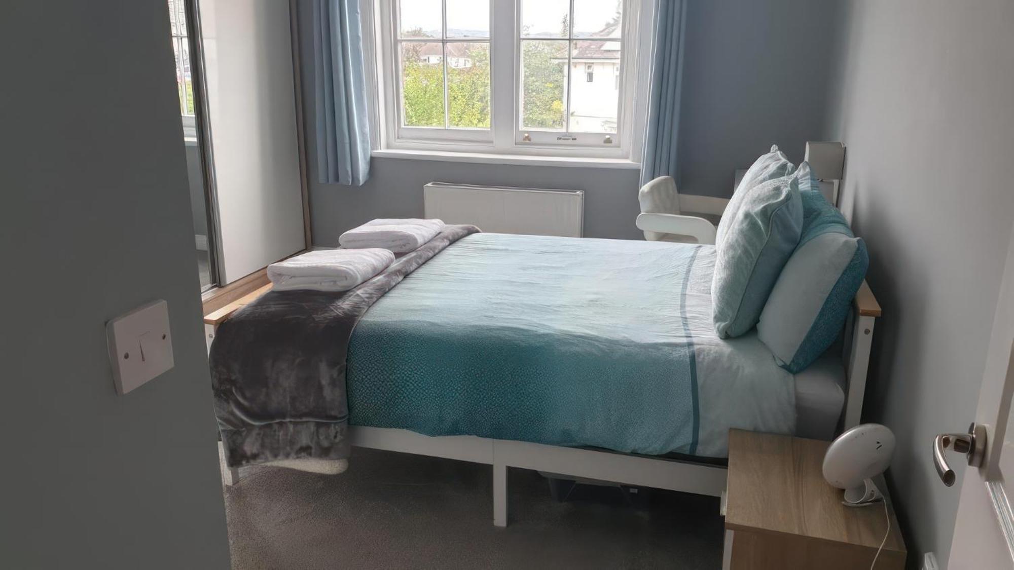 Lovely 2 Bed 2 Bath Flat With Free Parking Poole Eksteriør bilde