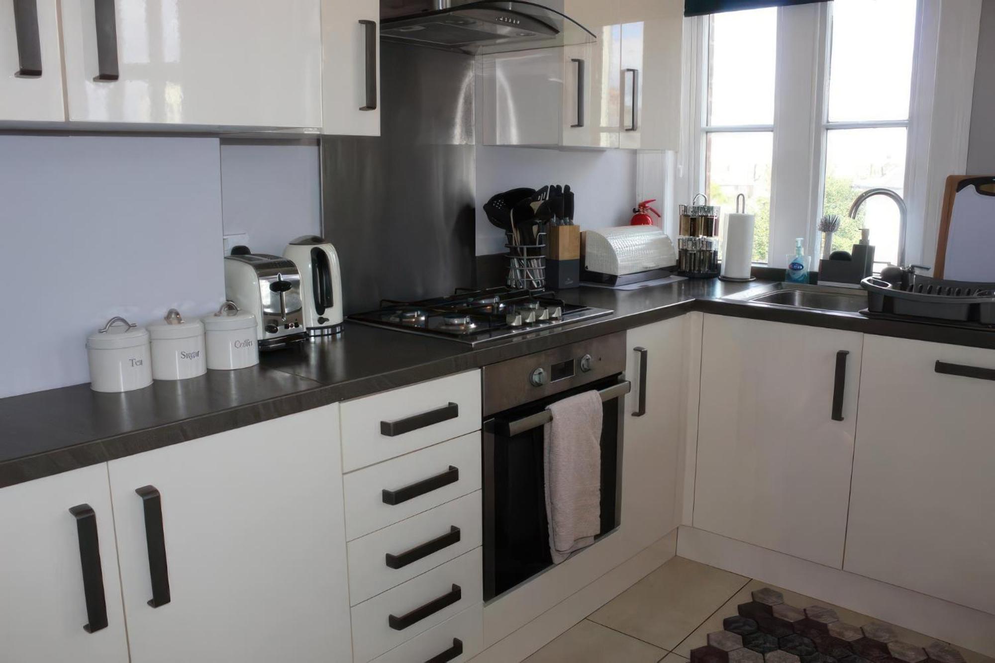 Lovely 2 Bed 2 Bath Flat With Free Parking Poole Eksteriør bilde