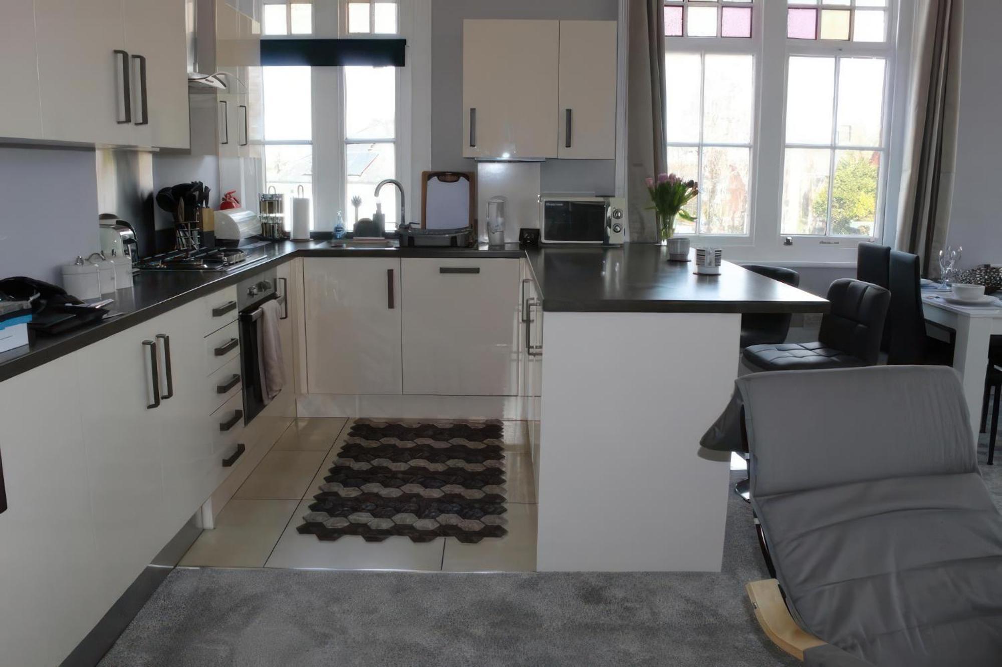 Lovely 2 Bed 2 Bath Flat With Free Parking Poole Eksteriør bilde