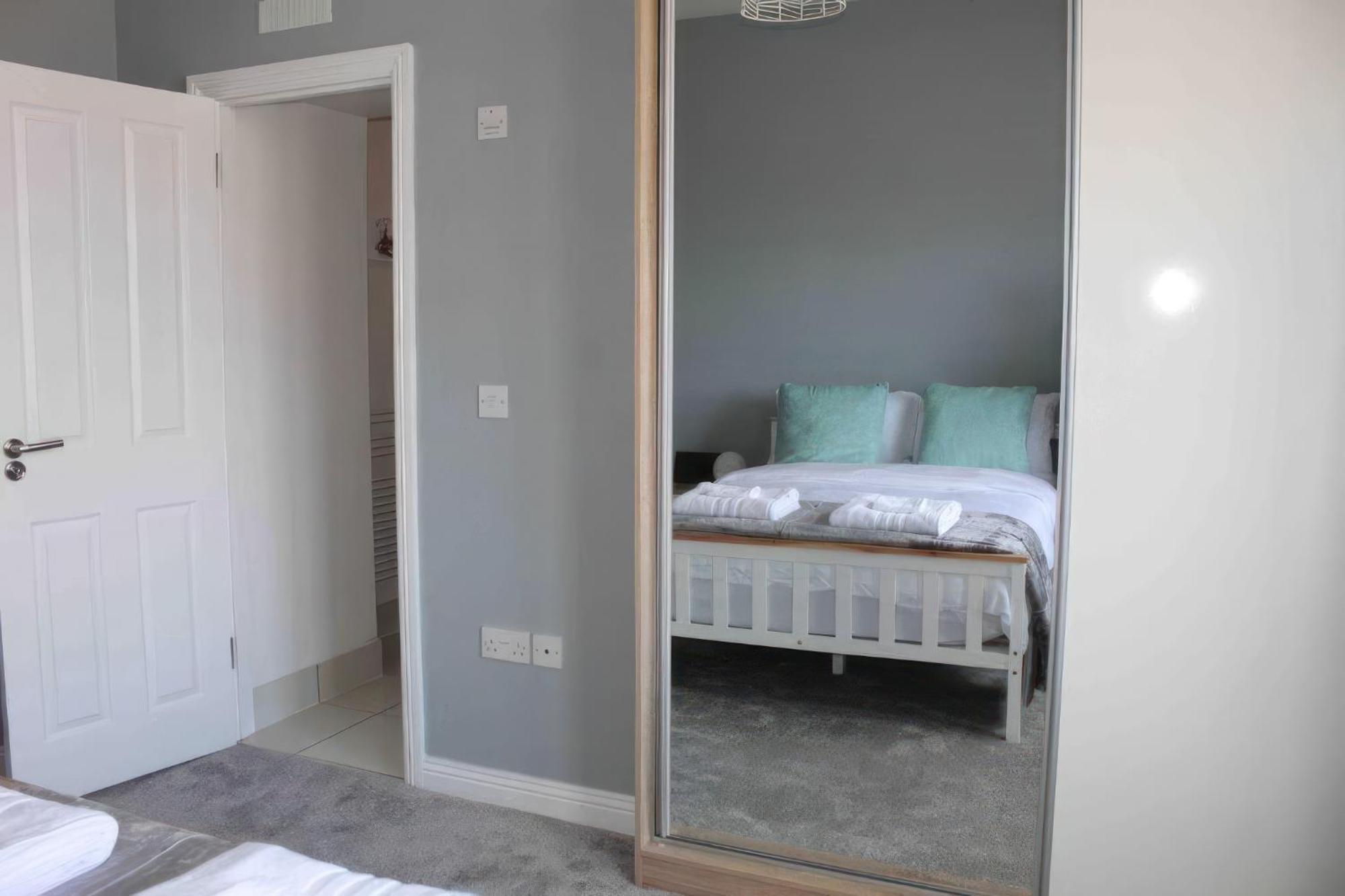 Lovely 2 Bed 2 Bath Flat With Free Parking Poole Eksteriør bilde